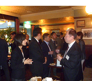 懇親会の様子